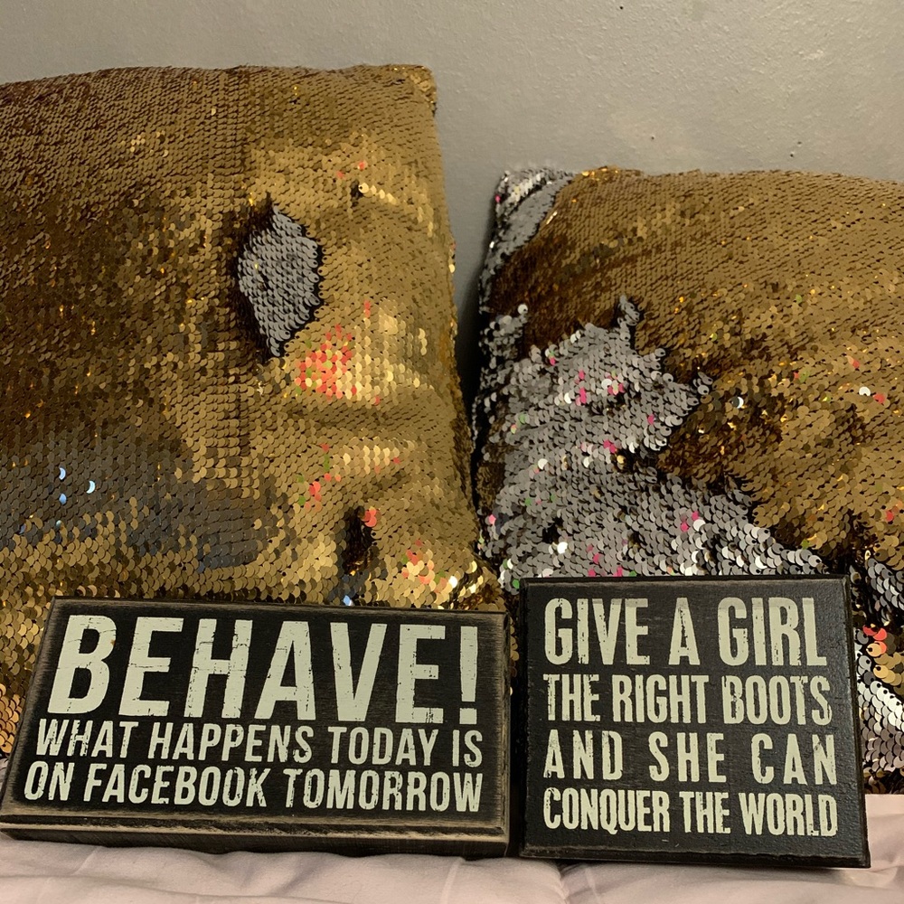 2 wooden signs